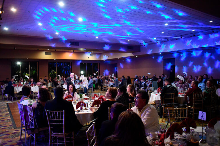 FUSALMOUSA develops its traditional Dinner of Joy to promote education in El Salvador.